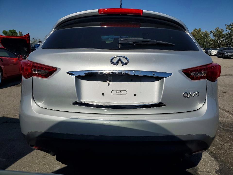 2017 Infiniti Qx70 VIN JN8CS1MU1HM141372 COPART salvage auction — MINOR DENT/SCRATCHES, IN - CERT OF TITLE-SALVAGE TITLE, sold $1,050 on 2026-07-09 (photo 6)