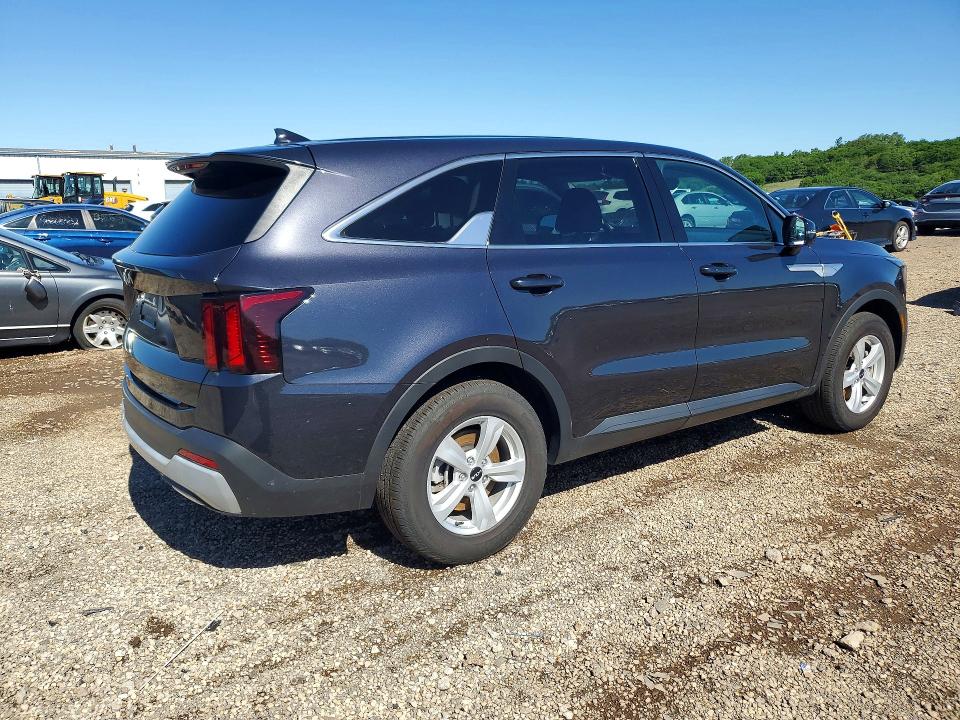 2025 Kia Sorento VIN 5XYRG4JC1SG393118 COPART salvage auction — SIDE, Il - Salvage Certificate, sold $11,000 on 2026-07-29 (photo 3)