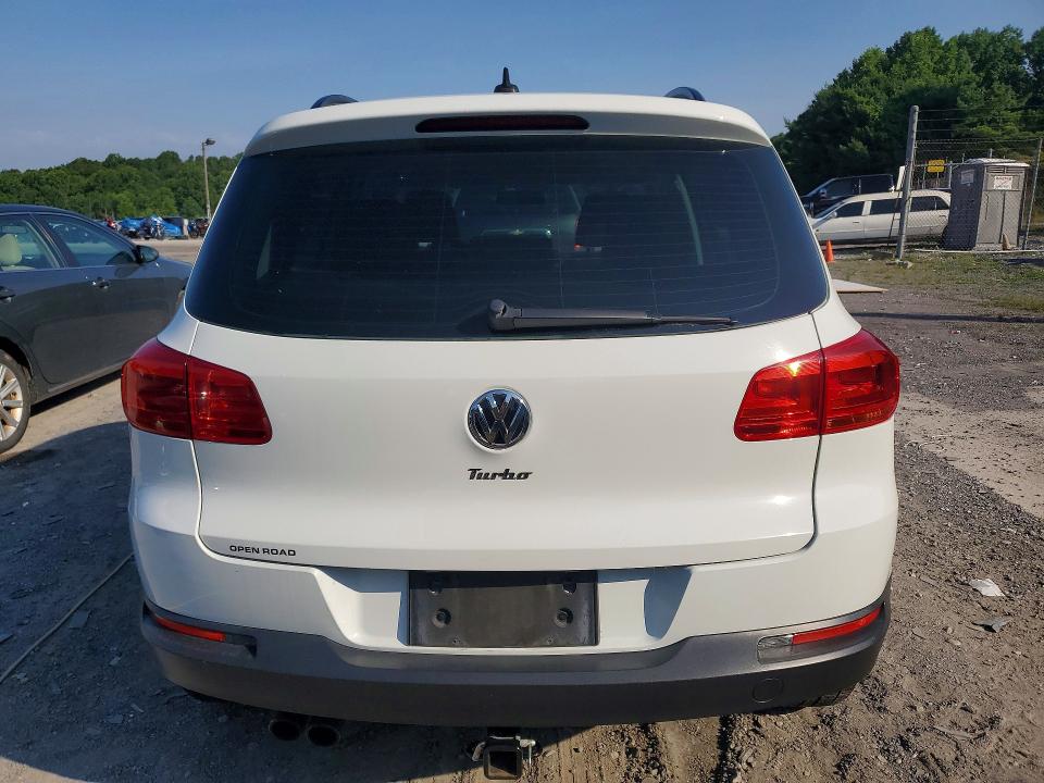 2017 Volkswagen Tiguan VIN WVGBV7AX2HK049114 COPART salvage auction — MINOR DENT/SCRATCHES, Pa - Cert Of Title, sold $4,000 on 2026-08-17 (photo 6)