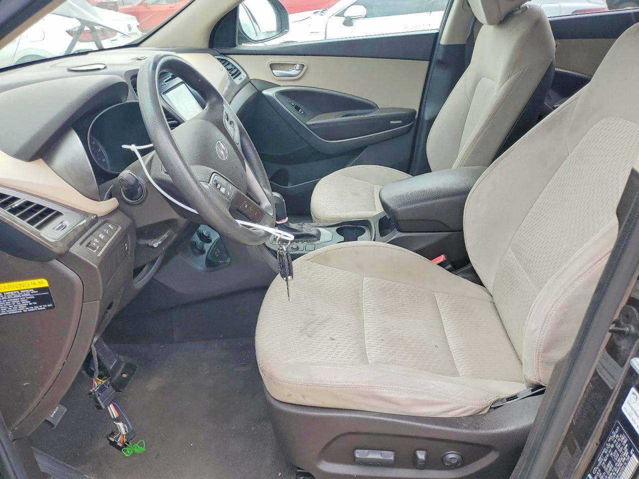 2017 Hyundai Santa Fe VIN KM8SMDHF5HU200174 COPART salvage auction — Side, MO - CERT OF TITLE-REPOSSESSED (P), sold $3,200 on 2026-07-07 (photo 7)
