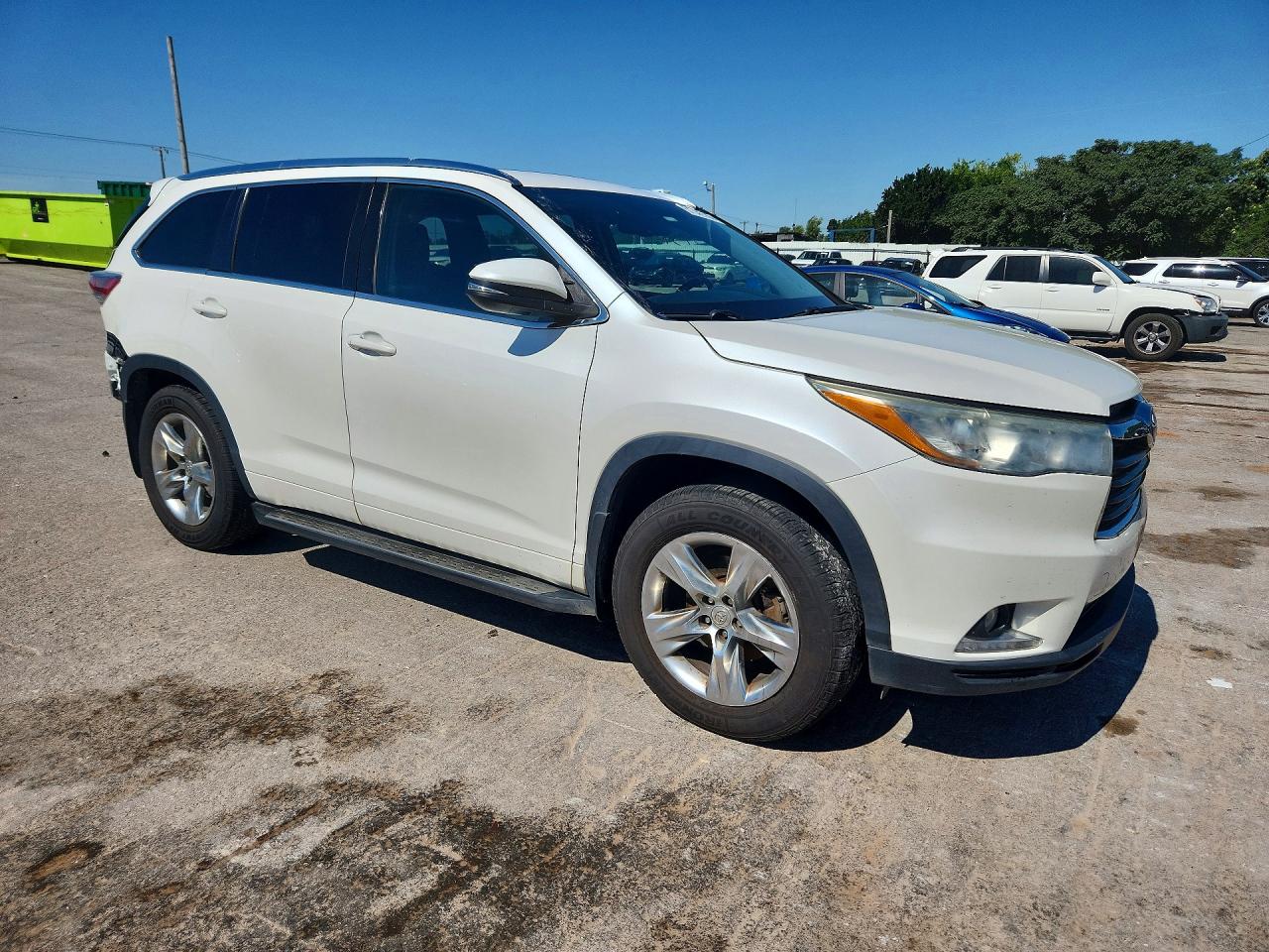 2015 Toyota Highlander VIN 5TDYKRFH8FS082189 COPART salvage auction — Rear End, OK - CERT OF TITLE-SALVAGE, sold $5,500 on 2026-07-09 (photo 4)