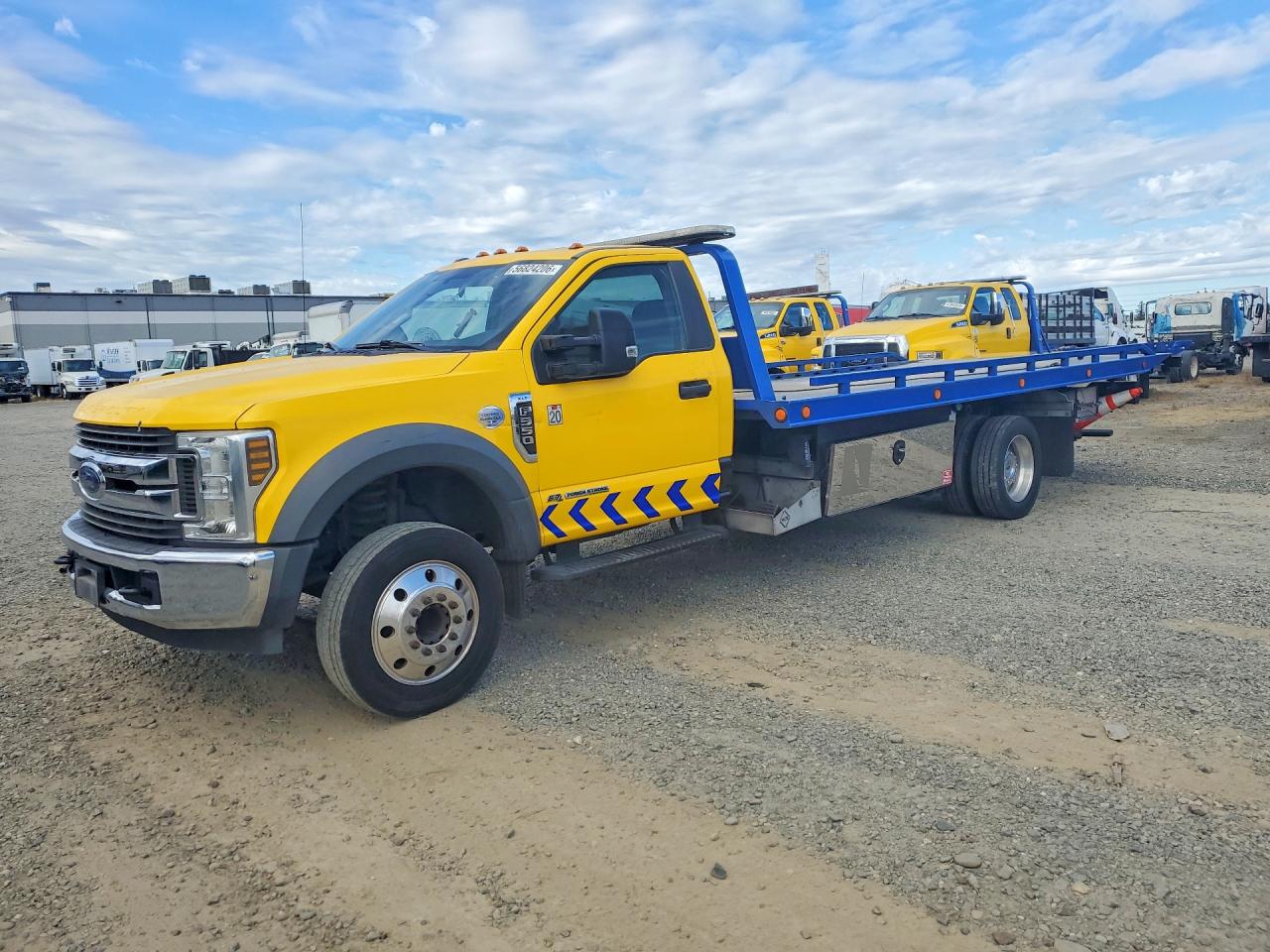 2019 Ford F-550 Super Duty VIN 1FDUF5GT2KEF91303 — COPART salvage auction photo