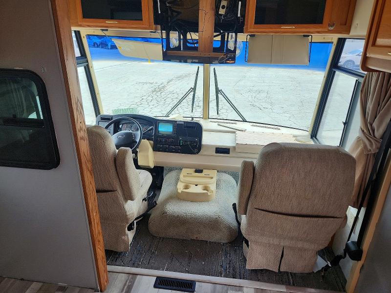 2004 Winnebago Brave VIN 1F6NF53S440A03247 COPART salvage auction — HAIL, Mo - Salvage Certificate Of Title, sold $2,950 on 2026-07-27 (photo 5)