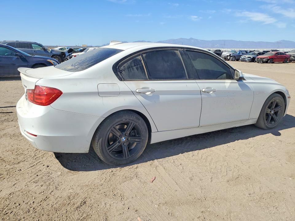 2015 BMW 3 series VIN WBA3C1C56FK119232 COPART salvage auction — MINOR DENT/SCRATCHES, Ca - Dis/Dlr/Exp App For Dup Clean, sold $925 on 2026-07-20 (photo 3)