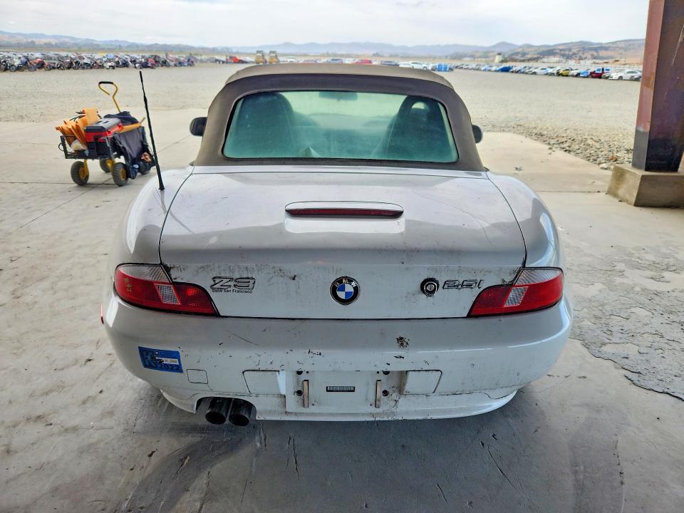 2001 BMW VIN WBACN33461LM02911 COPART salvage auction — FRONT END, CA - SALVAGE CERTIFICATE, sold $1,500 on 2026-07-13 (photo 6)