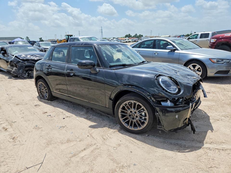 2026 Mini Cooper VIN WMW53GD08T2X96938 COPART salvage auction — FRONT END, Va - Cert Of Title - Salvage, sold $10,500 on 2026-07-28 (photo 4)
