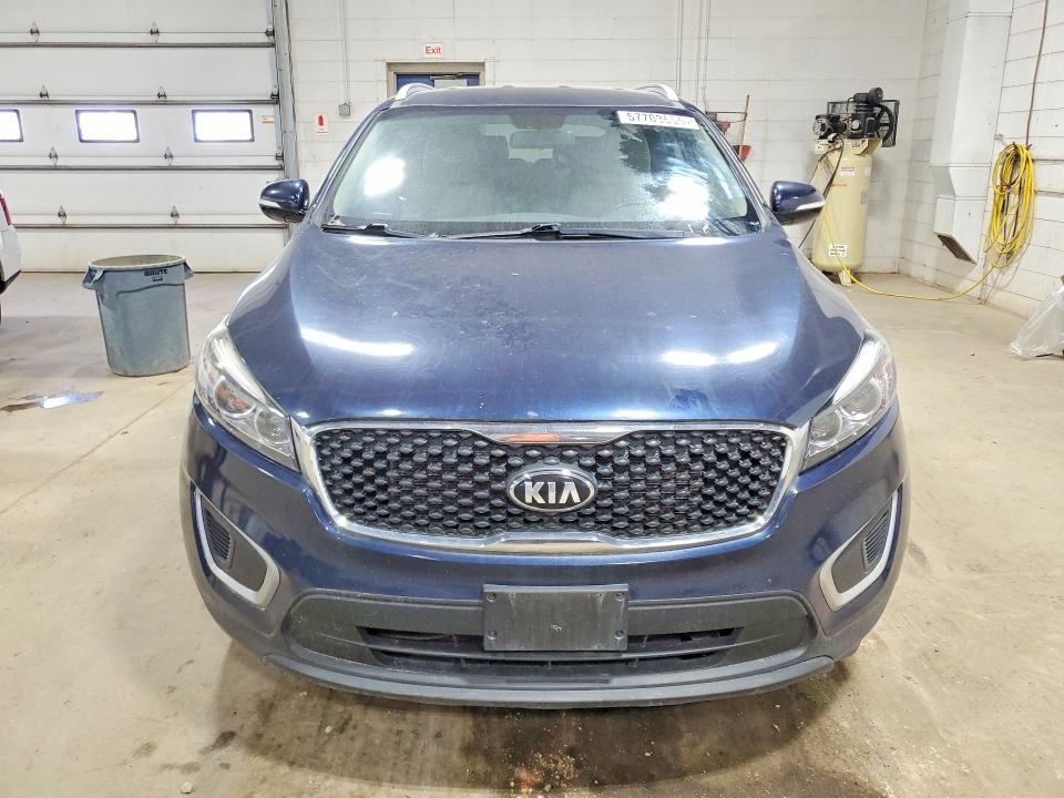 2017 Kia Sorento VIN 5XYPGDA54HG214152 COPART salvage auction — MINOR DENT/SCRATCHES, Mn - Certificate Of Title, sold $1,700 on 2026-07-09 (photo 5)