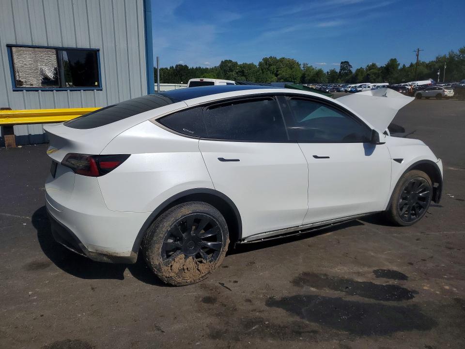 2023 Tesla Model y VIN 7SAYGDEEXPF637972 COPART salvage auction — FRONT END, Or - Wrecker's Notice (Parts Only), sold $6,100 on 2026-07-27 (photo 3)