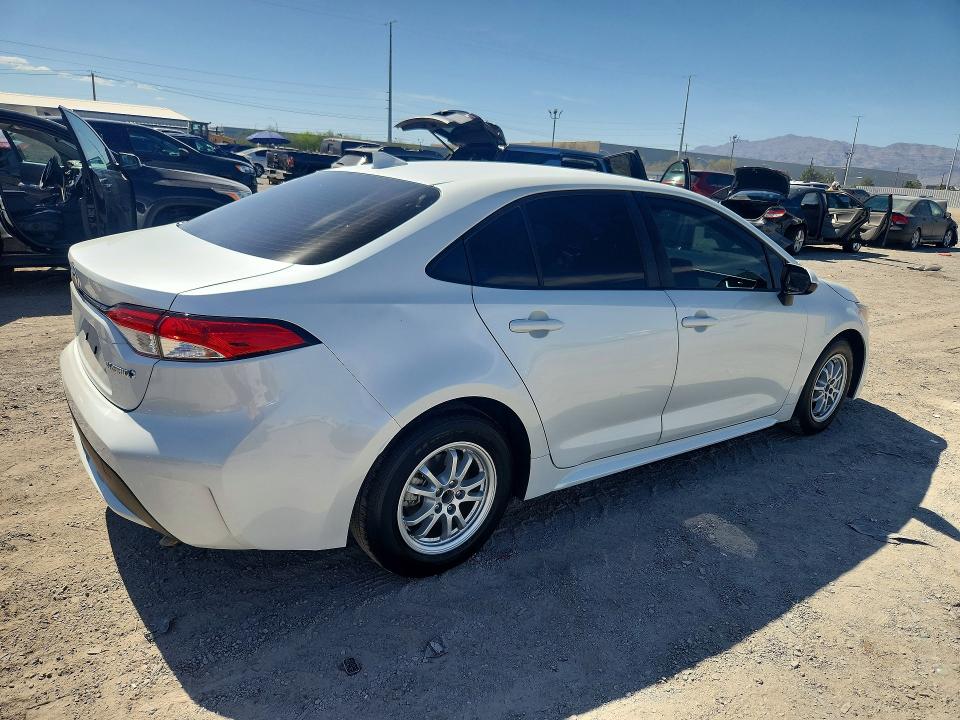 2022 Toyota Corolla VIN JTDEAMDE7NJ036477 COPART salvage auction — UNDERCARRIAGE, Nv - Salvage Title, sold $7,600 on 2026-07-30 (photo 3)