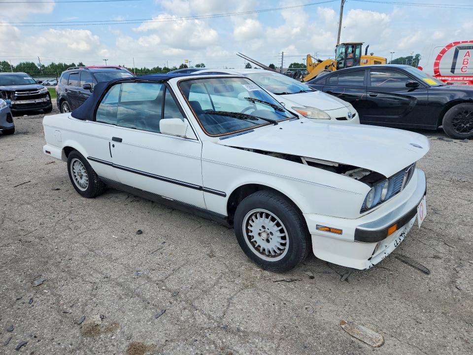 1989 BMW 3er VIN WBABB1300K8275079 COPART salvage auction — MINOR DENT/SCRATCHES, Wv - Dealer Only Clean Title (P), sold $5,400 on 2026-07-31 (photo 4)