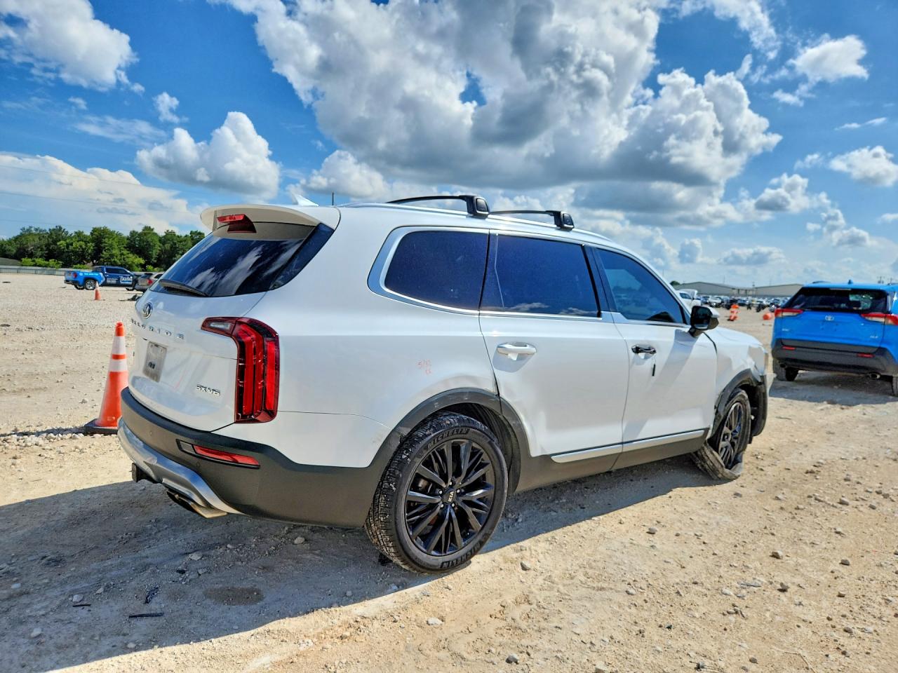 2020 Kia Telluride VIN 5XYP5DHCXLG071713 COPART salvage auction — Front End, TX - SALVAGE VEHICLE TITLE, sold $6,300 on 2026-07-09 (photo 3)