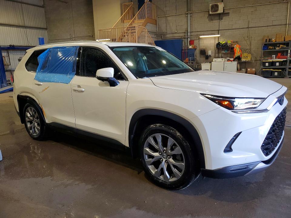 2024 Toyota Highlander VIN 5TDAAAB52RS012743 COPART salvage auction — VANDALISM, On - Permit No Brand - Unfit, sold $34,500 on 2026-07-08 (photo 4)