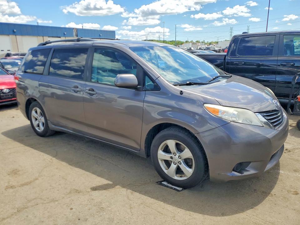 2011 Toyota Sienna VIN 5TDKK3DC3BS055664 COPART salvage auction — REAR END, Mi - Dealer Only Clean Title, sold $1,300 on 2026-07-02 (photo 4)