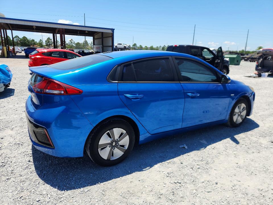 2017 Hyundai VIN KMHC65LC2HU023746 COPART salvage auction — MINOR DENT/SCRATCHES, Fl - Certificate Of Title (P), sold $4,750 on 2026-07-02 (photo 3)