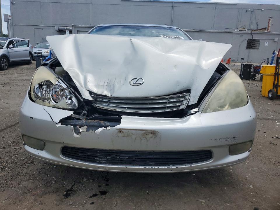2004 Lexus Es 330 VIN JTHBA30G245041855 COPART salvage auction — FRONT END, VA - CERT OF TITLE - SALVAGE, sold $450 on 2026-07-15 (photo 5)