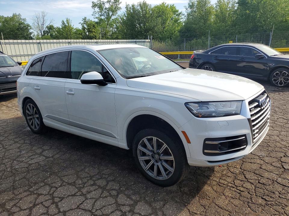 2017 Audi Q7 VIN WA1VAAF78HD057168 COPART salvage auction — MECHANICAL, OH - DEALER ONLY CLEAN TITLE, sold $3,550 on 2026-07-04 (photo 4)