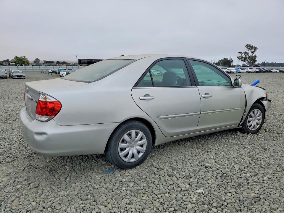 2006 Toyota Camry VIN 4T1BE32K86U125576 COPART salvage auction — FRONT END, CA - SALVAGE CERTIFICATE, sold $825 on 2026-07-02 (photo 3)