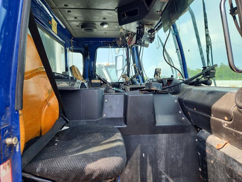 2015 Autocar Xpeditor VIN 5VCACLLEXFH218593 COPART salvage auction — REAR END, FL - CERTIFICATE OF DESTRUCTION, sold $5,000 on 2026-09-23 (photo 5)