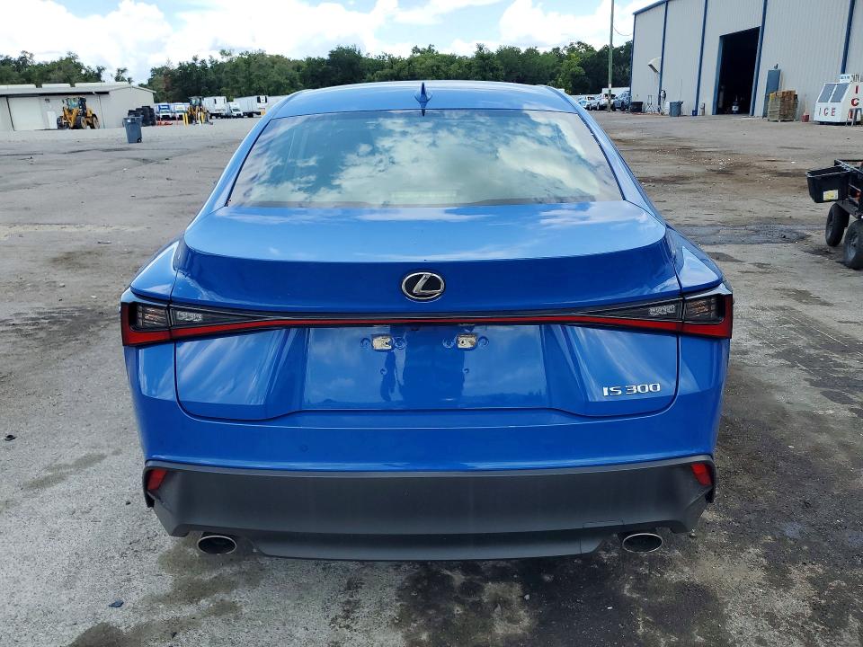 2022 Lexus Is VIN JTHDA1D2XN5119487 COPART salvage auction — SIDE, Fl - Cert Of Title Slvg Rebuildable, sold $11,600 on 2026-08-23 (photo 6)