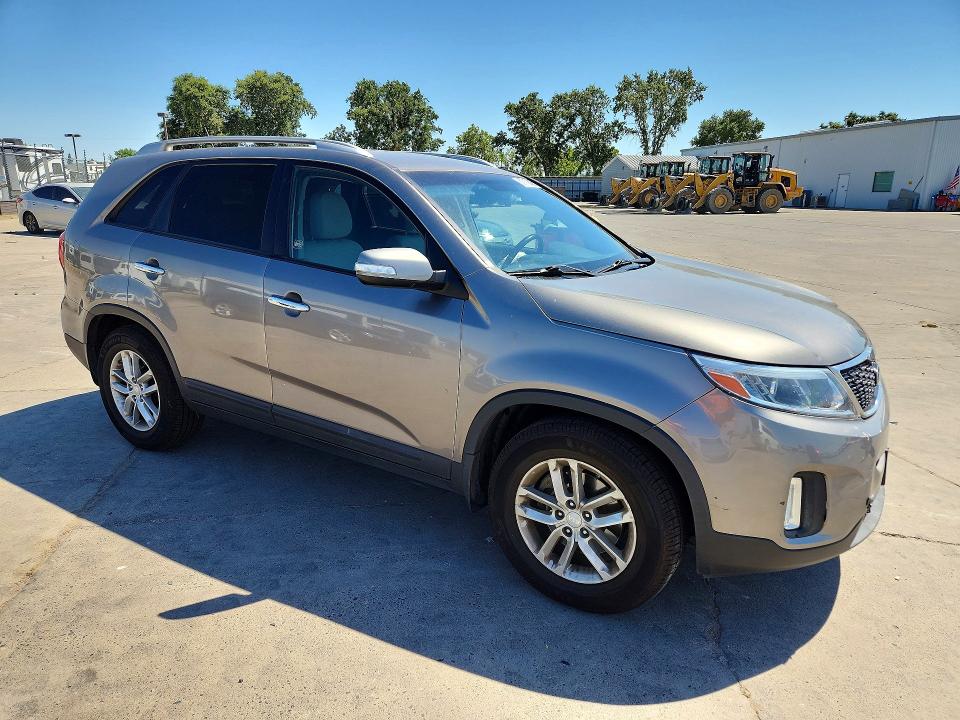 2015 Kia Sorento VIN 5XYKT4A64FG581399 COPART salvage auction — FRONT END, CA - SALVAGE CERTIFICATE, sold $2,350 on 2026-07-27 (photo 4)