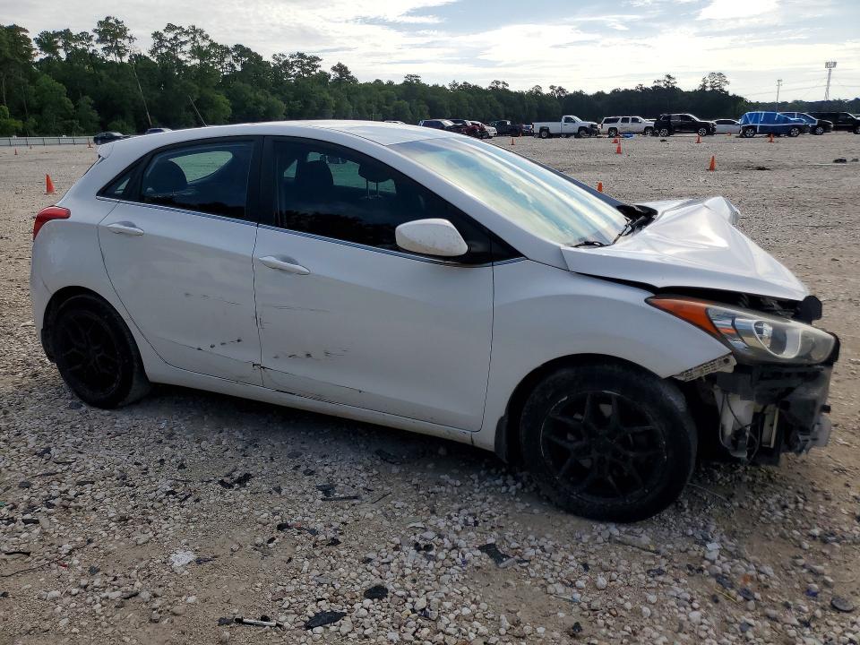 2016 Hyundai Elantra VIN KMHD35LH7GU300656 COPART salvage auction — FRONT END, Tx - Salvage Vehicle Title, sold $350 on 2026-07-28 (photo 4)