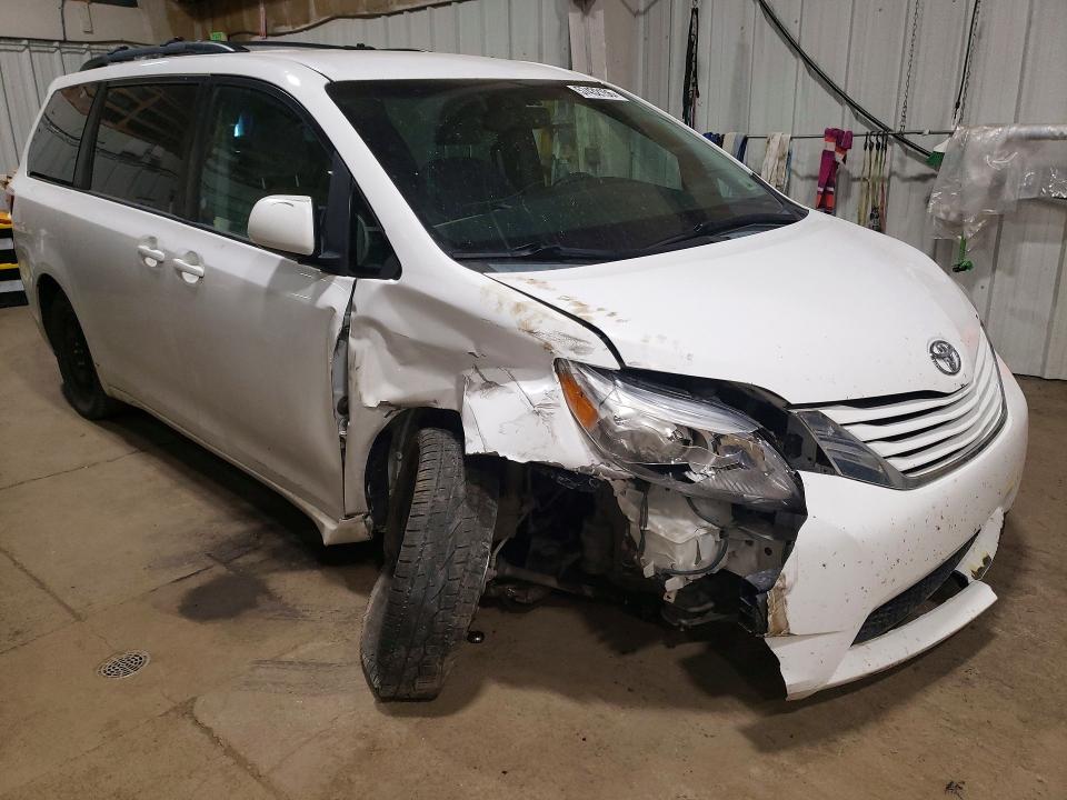 2015 Toyota Sienna VIN 5TDJK3DCXFS105770 COPART salvage auction — FRONT END, Ak - Bill Of Sale- Salvage, sold $1,400 on 2026-08-04 (photo 4)