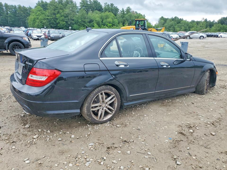 2013 Mercedes-benz VIN WDDGF8AB4DA774284 COPART salvage auction — SIDE, Ma - Cert Of Title-Reconstrctd Coll, sold $80 on 2026-08-17 (photo 3)