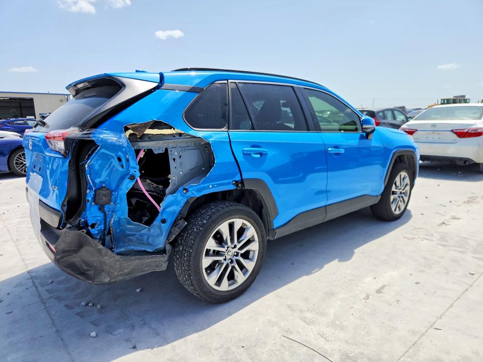 2020 Toyota Rav 4 VIN JTMC1RFV2LD046735 COPART salvage auction — REAR END, Tx - Salvage Vehicle Title, sold $12,400 on 2026-07-31 (photo 3)
