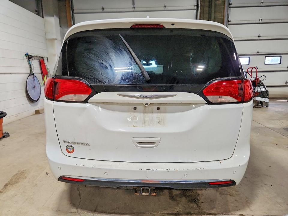 2017 Chrysler Pacifica VIN 2C4RC1EG8HR550929 COPART salvage auction — FRONT END, Mi - Certificate Of Title, sold $2,400 on 2026-07-09 (photo 6)