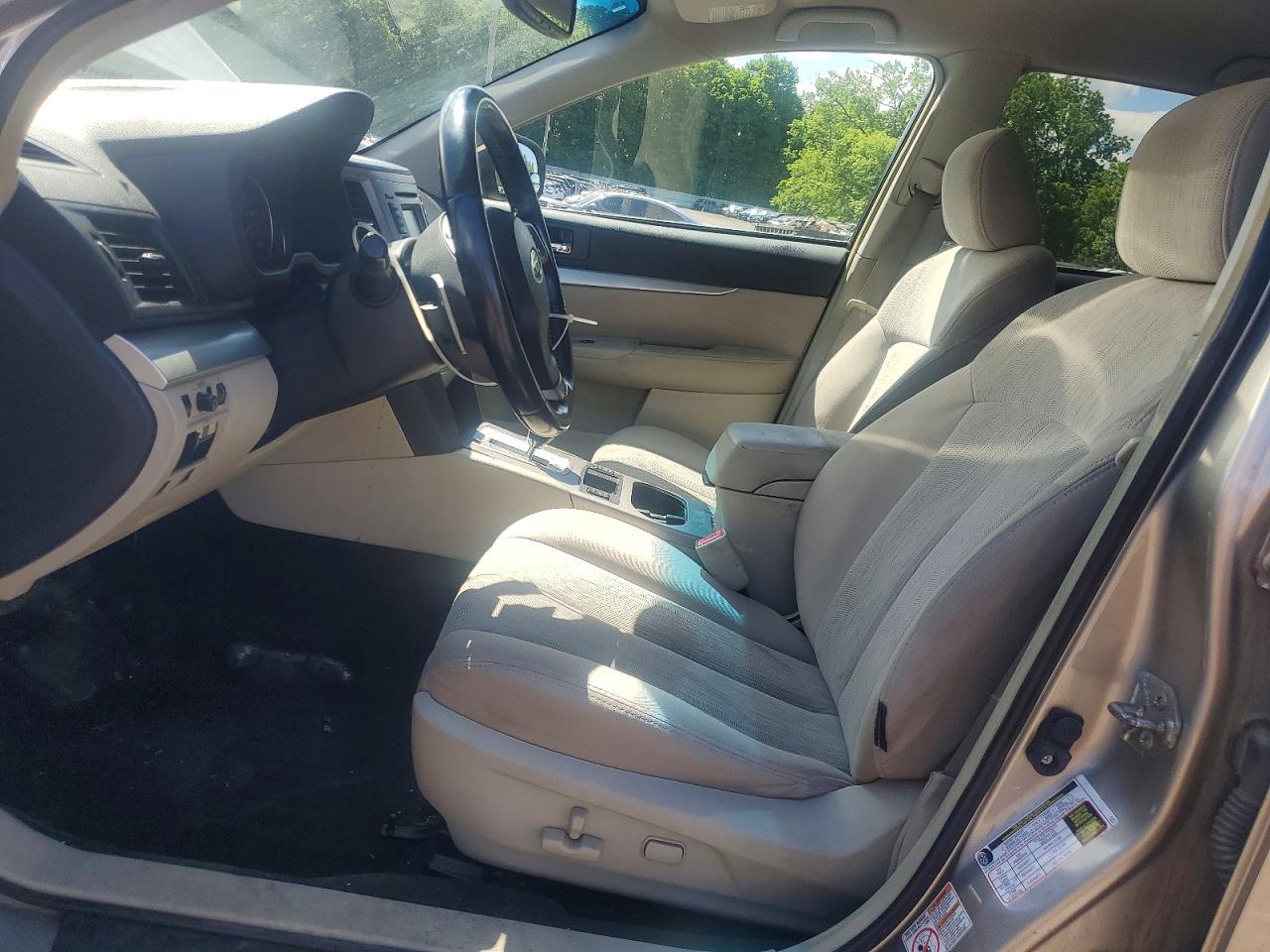 2014 Subaru Outback VIN 4S4BRBCC3E3204406 COPART salvage auction — Minor Dent/Scratches, KY - RED SALVAGE NON-REBUILDABLE, sold $450 on 2026-08-13 (photo 7)