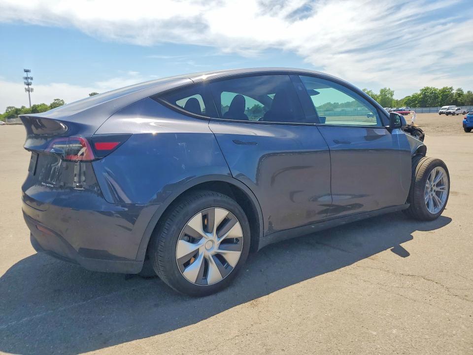 2024 Tesla Model y VIN 7SAYGDEE9RA253620 COPART salvage auction — FRONT END, NY - MV907A W/UNSATISFIED LIEN, sold $13,800 on 2026-07-13 (photo 3)