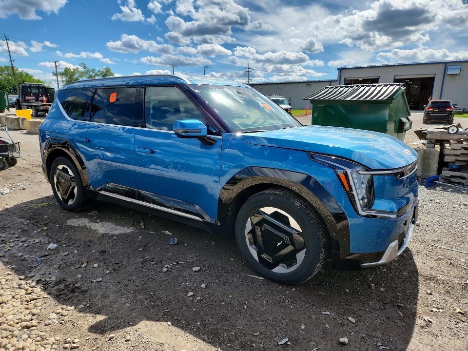 2024 Kia Ev9 VIN KNDADFS59R6033027 COPART salvage auction — HAIL, Il - Salvage Certificate, sold $7,000 on 2026-07-29 (photo 4)