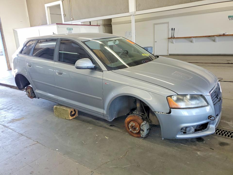 2010 Audi A3 VIN WAUBEBFM8AA106625 COPART salvage auction — STRIPPED, Az - Certificate Of Title, sold $300 on 2026-07-10 (photo 4)