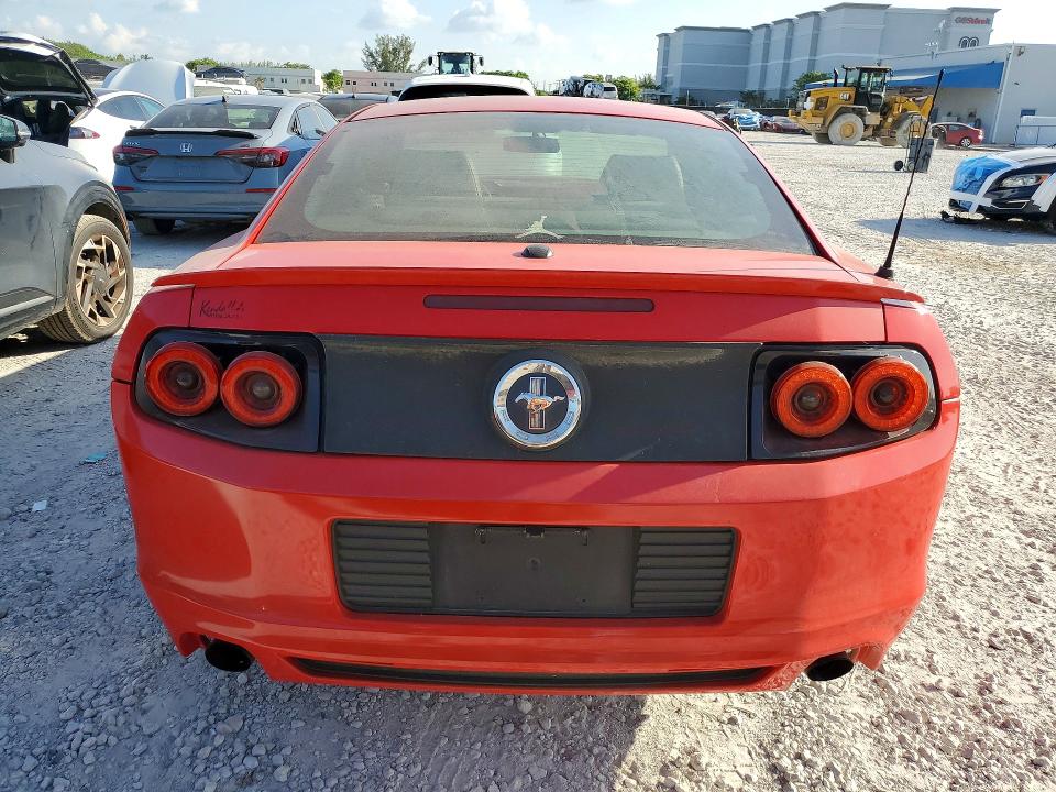 2013 Ford Mustang VIN 1ZVBP8AM3D5204298 COPART salvage auction — MINOR DENT/SCRATCHES, Fl - Certificate Of Title, sold $1,300 on 2026-07-02 (photo 6)