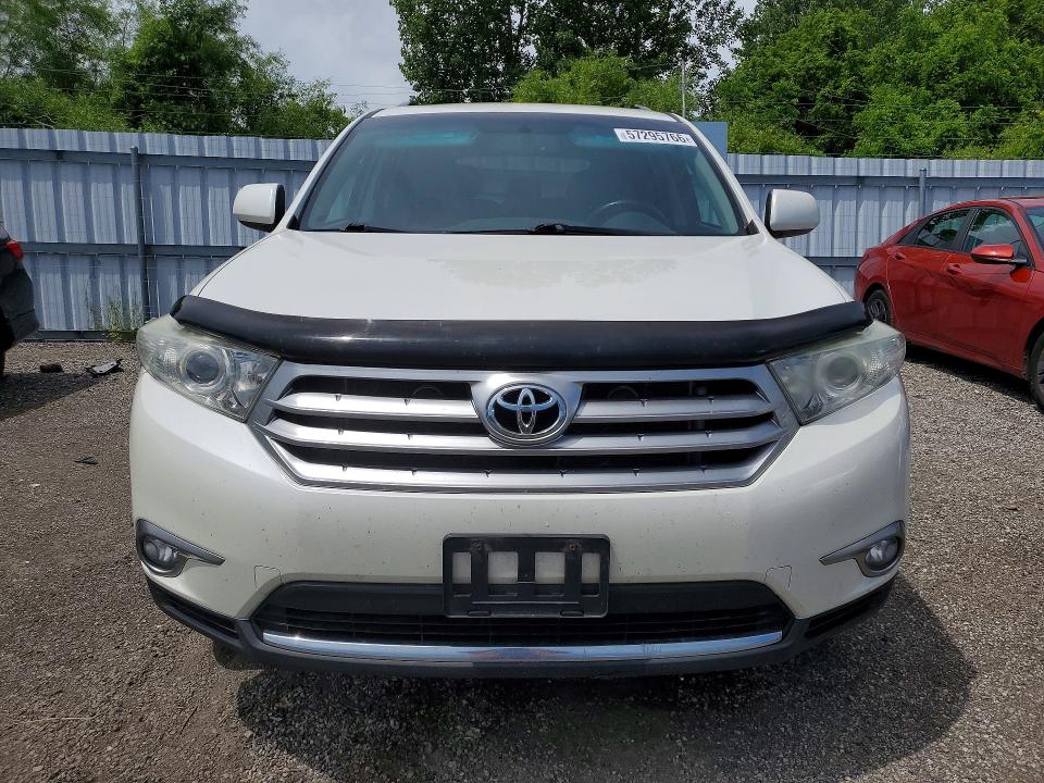 2013 Toyota Highlander VIN 5TDBK3EHXDS186099 COPART salvage auction — SIDE, On - Permit Salvage, sold $3,000 on 2026-07-28 (photo 5)