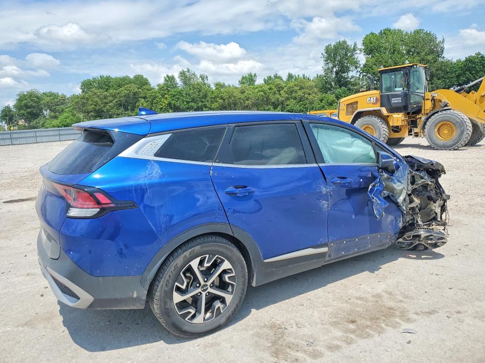 2023 Kia Sportage VIN 5XYK33AF8PG123683 COPART salvage auction — ALL OVER, IA - CERT OF TITLE-SALVAGE TITLE, sold $3,200 on 2026-07-24 (photo 3)