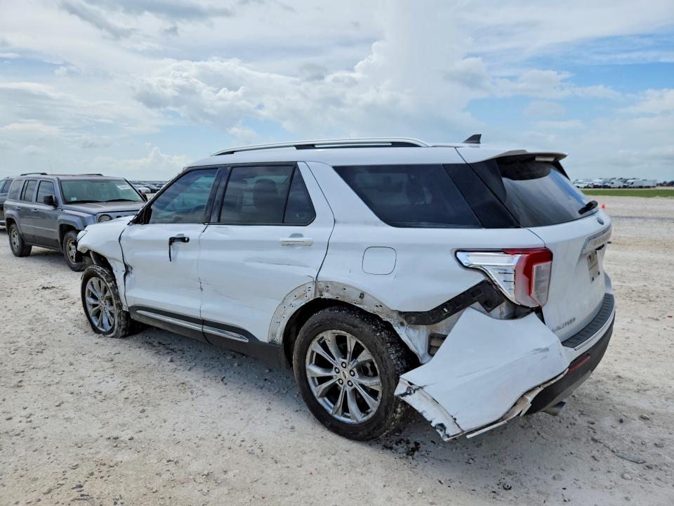2021 Ford Explorer VIN 1FMSK7FHXMGB16291 COPART salvage auction — SIDE, Tx - Salvage Vehicle Title, sold $6,300 on 2026-07-02 (photo 2)
