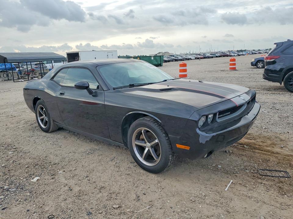 2010 Dodge Challenger VIN 2B3CJ4DV5AH172742 COPART salvage auction — MINOR DENT/SCRATCHES, Tx - Certificate Of Title, sold $1,100 on 2026-07-02 (photo 4)