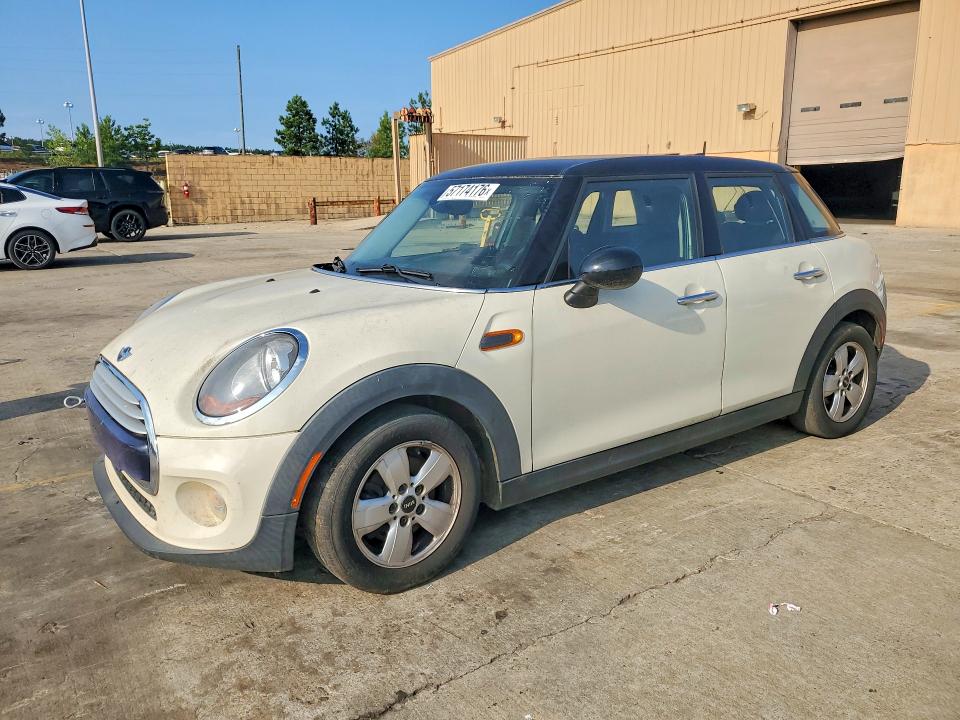 2015 Mini Cooper VIN WMWXS5C5XFT837582 COPART salvage auction — MINOR DENT/SCRATCHES, Ga - Certificate Of Title (P), sold $3,300 on 2026-07-08 (photo 1)