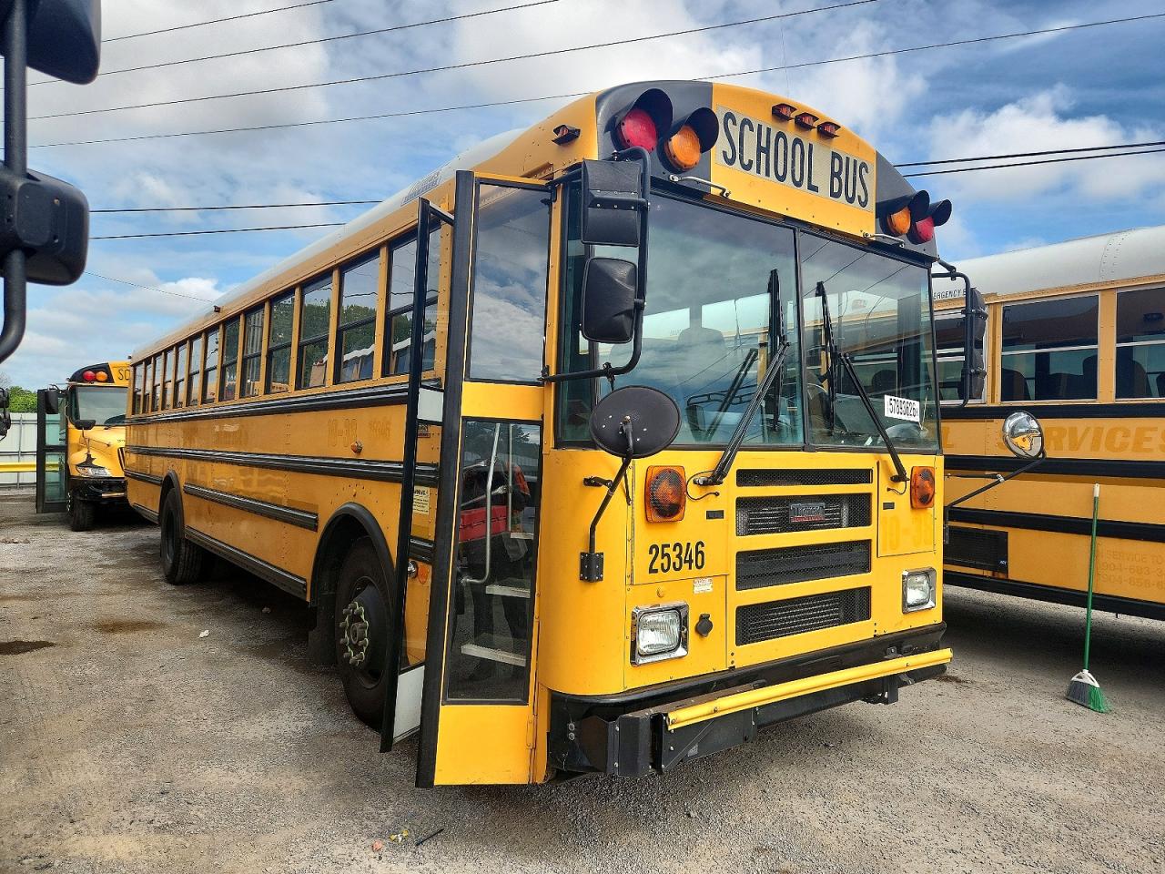 2010 Thomas Saf-t-line VIN 1T88S4E27A1128194 COPART salvage auction — Minor Dent/Scratches, TN - CERTIFICATE OF TITLE, sold $2,000 on 2026-09-08 (photo 1)