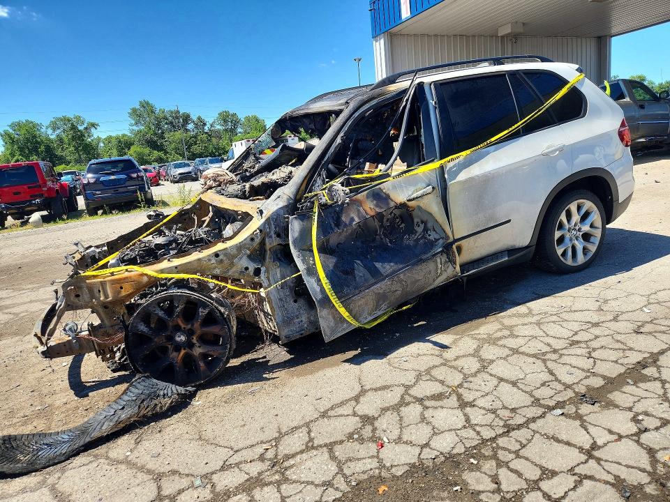 2013 BMW X5 VIN 5UXZV4C59DL994447 COPART salvage auction — BURN, IN - CERTIFICATE OF TITLE, sold $225 on 2026-07-27 (photo 1)