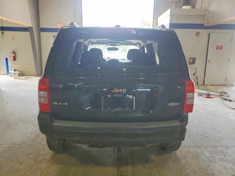 2015 Jeep Liberty (patriot) VIN 1C4NJRFB9FD269826 COPART salvage auction — SIDE, VA - CERT OF TITLE - SALVAGE, sold $500 on 2026-07-02 (photo 6)