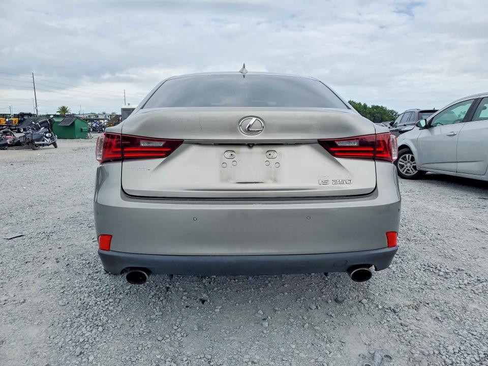 2014 Lexus Is VIN JTHBF1D26E5031917 COPART salvage auction — SIDE, Salvage Title, sold $450 on 2026-07-21 (photo 6)