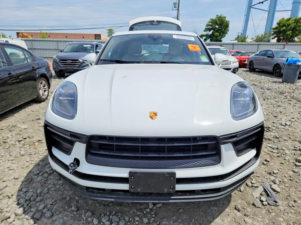 2022 Porsche Macan VIN WP1AA2A50NLB06315 COPART salvage auction — REAR END, Nj - Cert Of Title-Salvage, sold $17,600 on 2026-07-20 (photo 5)