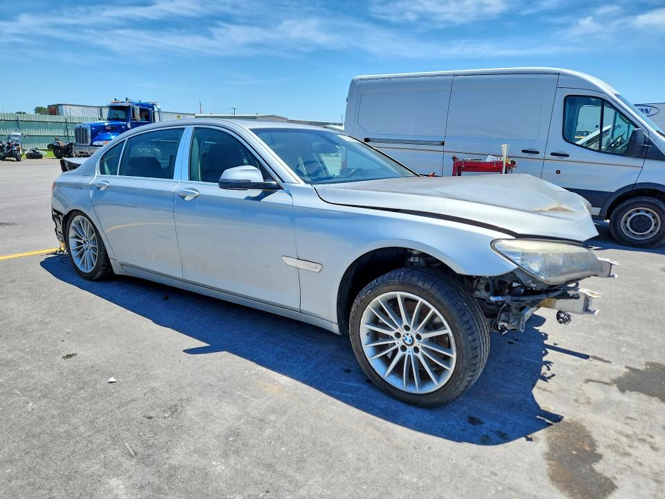 2013 BMW 7er VIN WBAYF8C58DD141062 COPART salvage auction — ALL OVER, Md - Cert Of Salvage < 75% Damage, sold $200 on 2026-07-31 (photo 4)