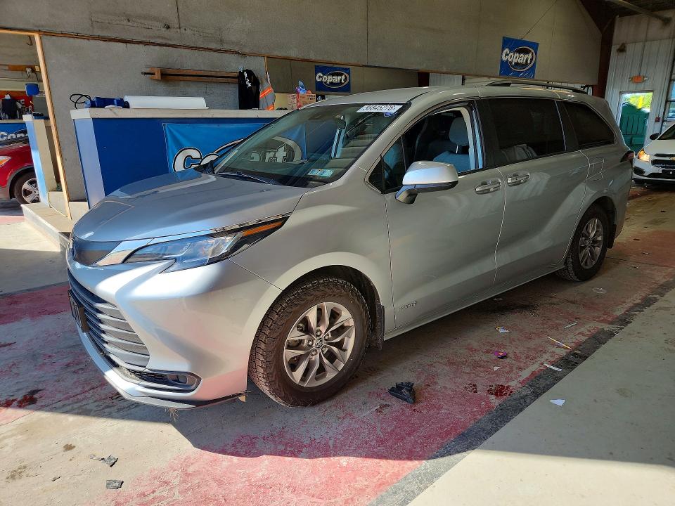 2021 Toyota Sienna VIN 5TDKRKEC4MS068625 COPART salvage auction — SIDE, Pa - Certificate Of Salvage, sold $13,700 on 2026-07-13 (photo 1)