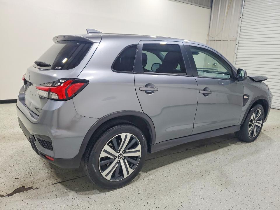 2025 Mitsubishi Outlander sport VIN JA4ARUAU1SU000792 COPART salvage auction — FRONT END, FL - CERT OF TITLE SLVG REBUILDABLE, sold $4,550 on 2026-07-13 (photo 3)