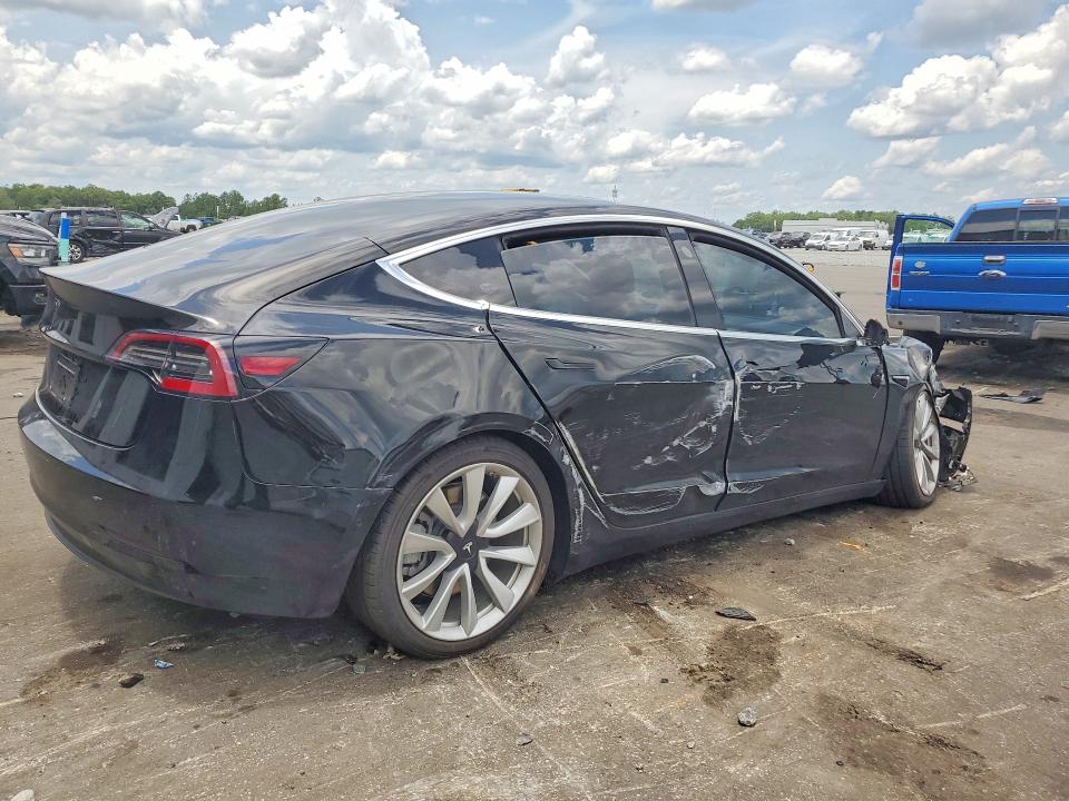 2018 Tesla Model 3 VIN 5YJ3E1EA3JF175884 COPART salvage auction — FRONT END, Fl - Cert Of Title Slvg Rebuildable, sold $3,550 on 2026-08-03 (photo 3)