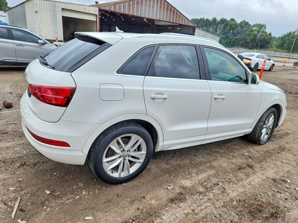 2016 Audi Q3 VIN WA1BFCFS5GR006989 COPART salvage auction — MINOR DENT/SCRATCHES, La - Certificate Of Title (P), sold $4,500 on 2026-07-10 (photo 3)