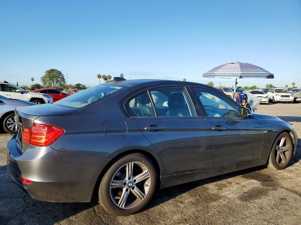 2013 BMW 3er VIN WBA3A5C58DF358171 COPART salvage auction — SIDE, Fl - Dis/Dlr/Exp Only Clean Title, sold $750 on 2026-07-07 (photo 3)